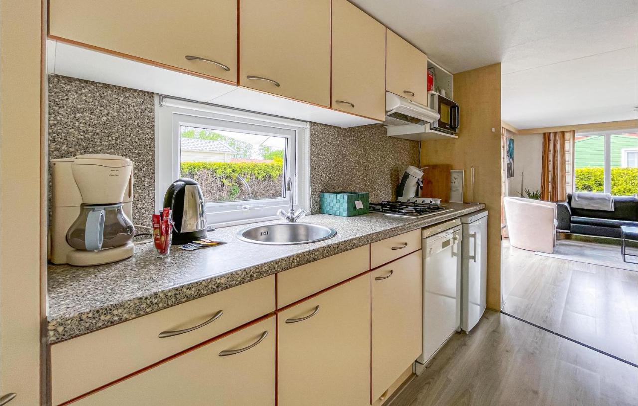3 Bedroom Stunning Stacaravan In Tzummarum Eksteriør bilde